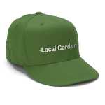 En elegant Keps Local Garden, Fin trädgårdskeps med vår logo med naturligt utseende och känsla. Detaljerad utformning med realistiskt bladverk. 