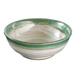 En elegant Keramikskål, Handgjort skål i grön glasyr till din sallad med naturligt utseende och känsla. Detaljerad utformning med realistiskt bladverk. 
